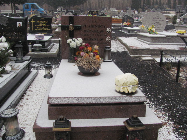 Grób Bronisław Flasiński